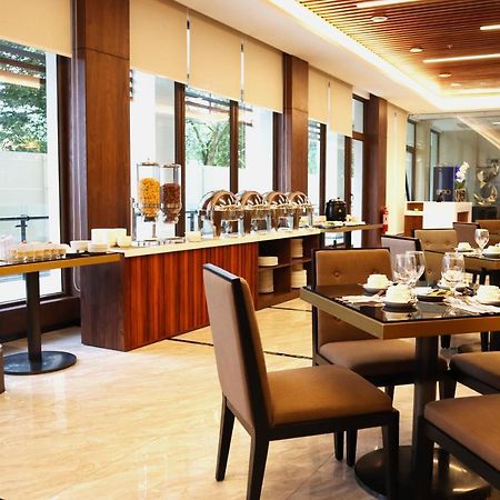 Hotel Casiana & Events Center Tagaytay Managed By Hii Тагайтай Экстерьер фото