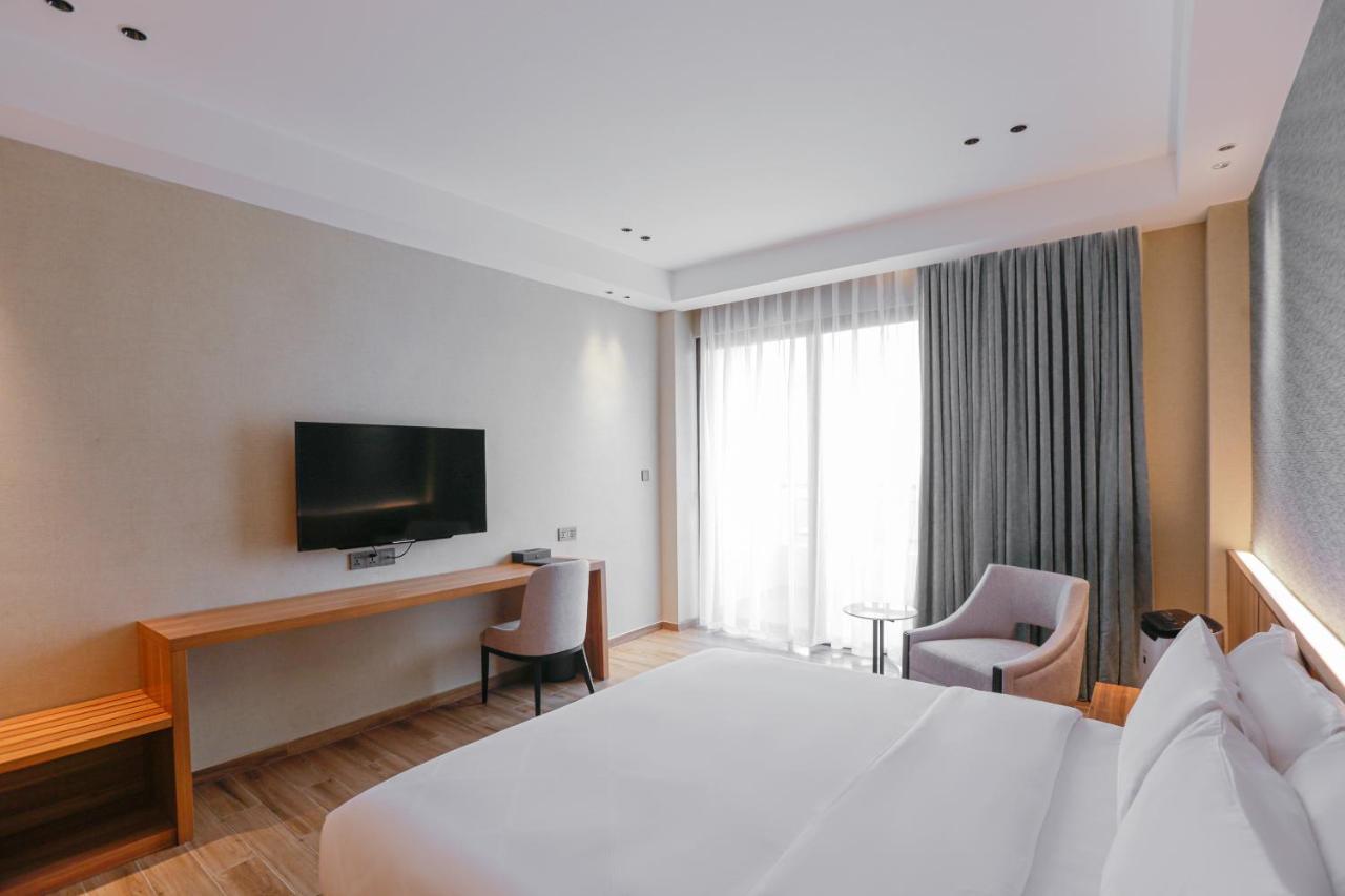 Hotel Casiana & Events Center Tagaytay Managed By Hii Тагайтай Экстерьер фото