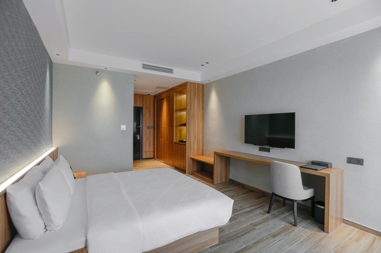 Hotel Casiana & Events Center Tagaytay Managed By Hii Тагайтай Экстерьер фото