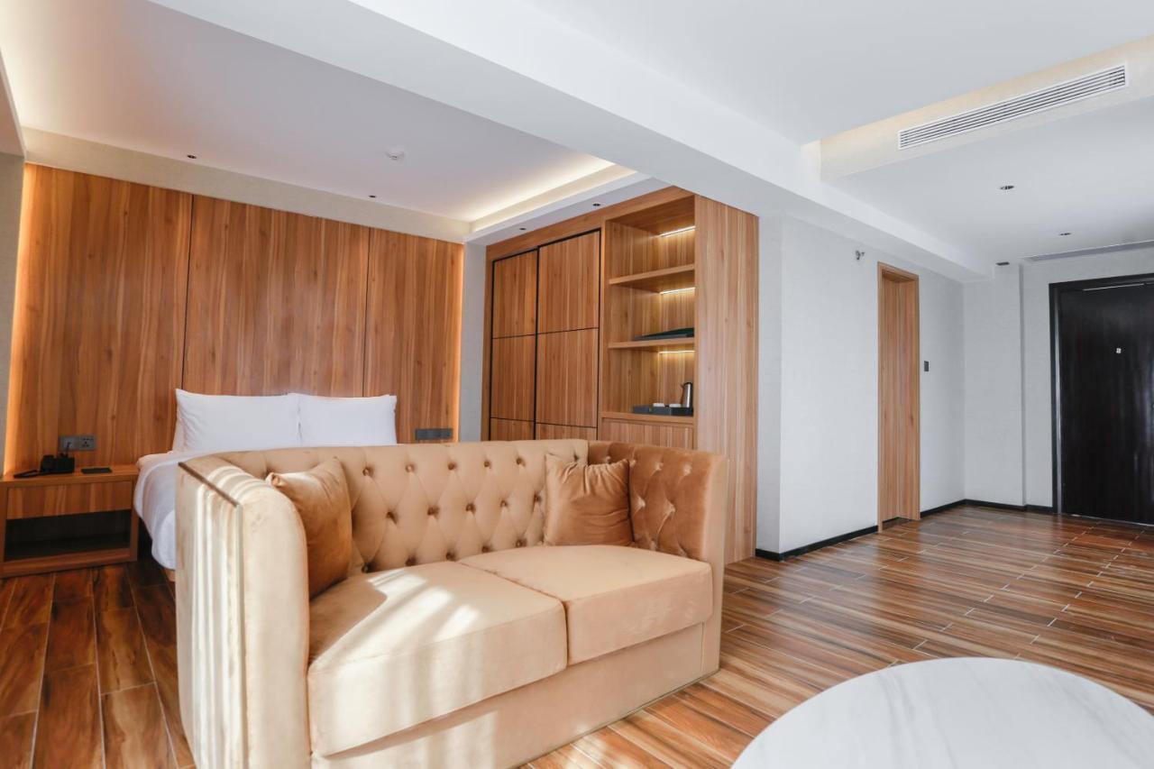 Hotel Casiana & Events Center Tagaytay Managed By Hii Тагайтай Экстерьер фото