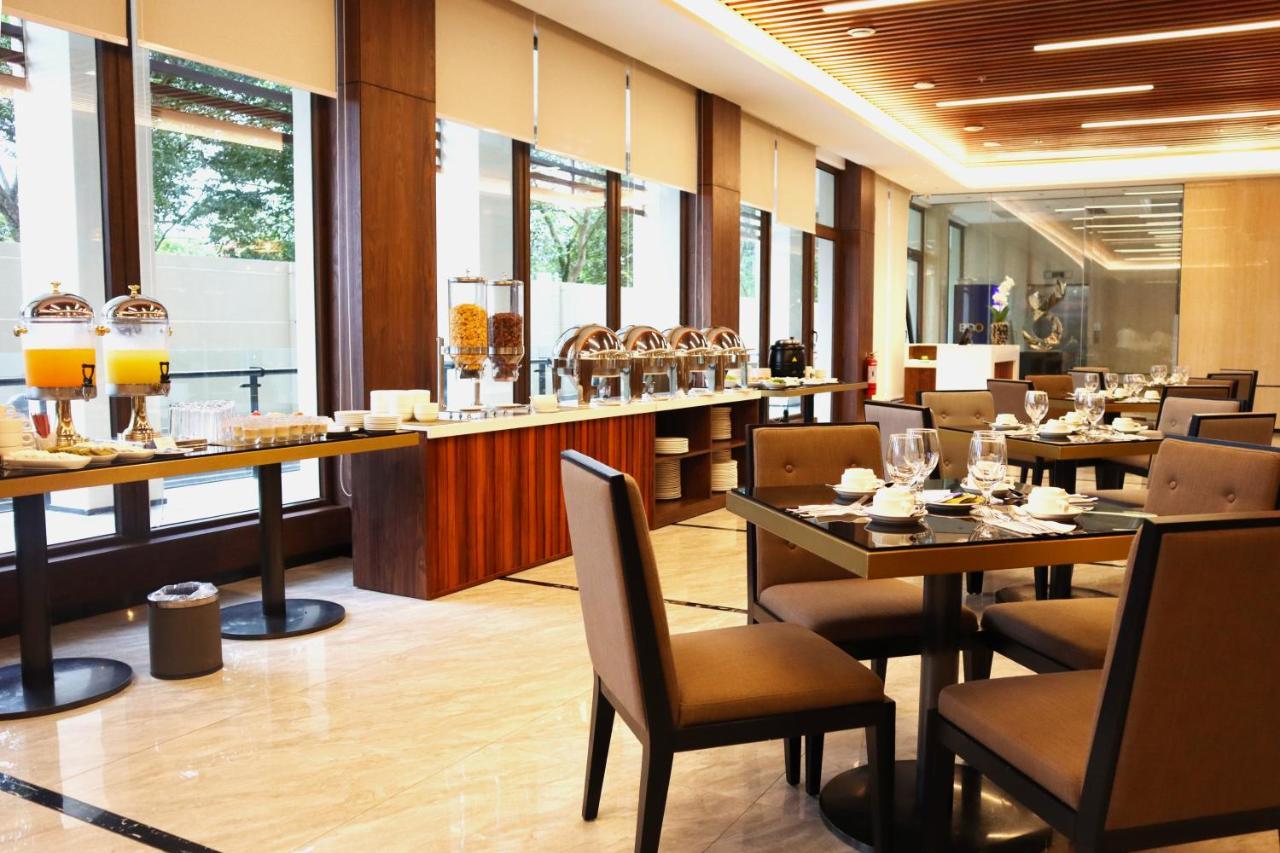 Hotel Casiana & Events Center Tagaytay Managed By Hii Тагайтай Экстерьер фото